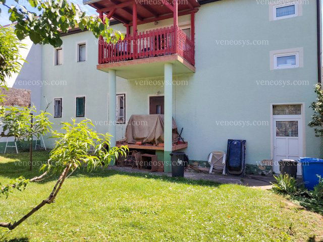 Eladó családi ház, Pécsett 85 M Ft, 6 szobás