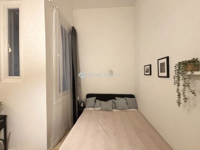 Eladó téglalakás, Budapesten, VII. kerületben 34 M Ft, 1 szobás