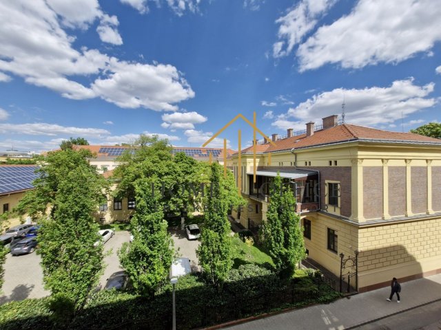 Kiadó téglalakás, albérlet, Debrecenben 280 E Ft / hó, 3 szobás