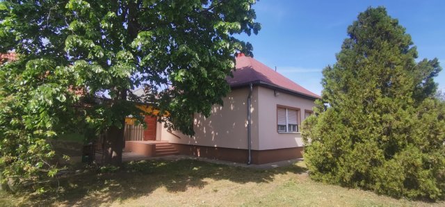 Eladó családi ház, Jászapátiban 25.9 M Ft, 3 szobás