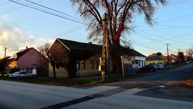 Eladó családi ház, Dombóváron 33.5 M Ft, 3 szobás