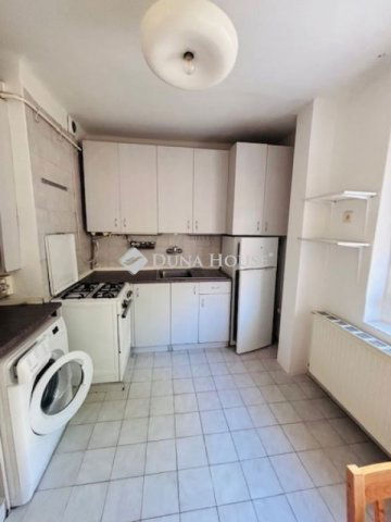 Eladó téglalakás, Pécsett 59.9 M Ft, 2 szobás