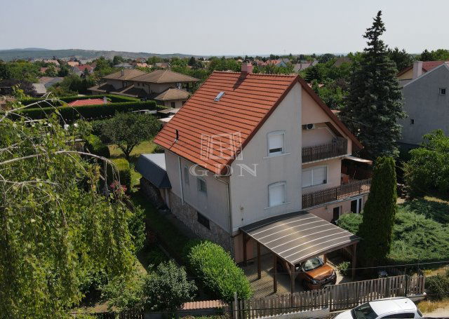 Eladó családi ház, Székesfehérvárott 147 M Ft, 5 szobás