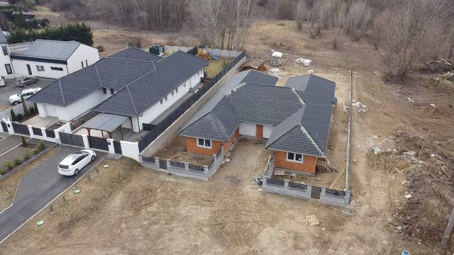 Eladó ikerház, Veresegyházon 105 M Ft, 5+1 szobás