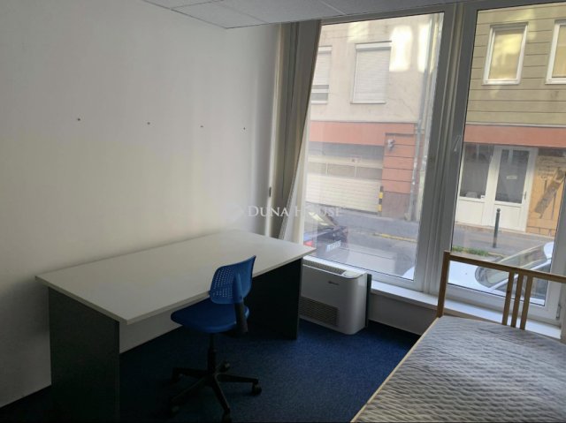 Kiadó iroda, Budapesten, IX. kerületben 2500 E Ft / hó, 1 szobás