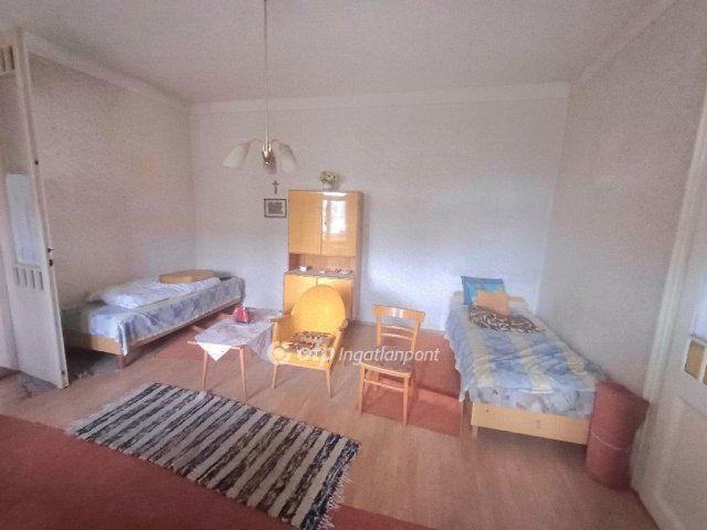 Eladó családi ház, Baján 35 M Ft, 4 szobás