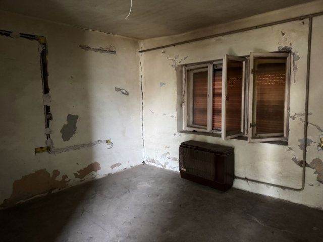 Eladó családi ház, Tenken 12.49 M Ft, 2 szobás