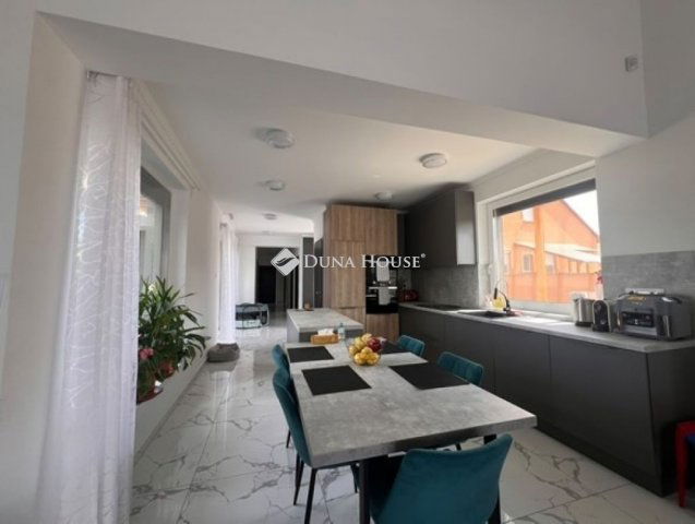 Eladó családi ház, Alsónémediben 129 M Ft, 4 szobás