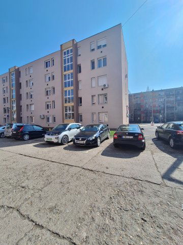 Eladó téglalakás, Szolnokon 36.7 M Ft, 2+1 szobás