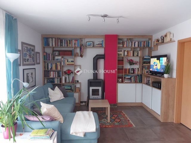 Eladó téglalakás, Sukorón, Gyepes utcában 94.5 M Ft, 3 szobás