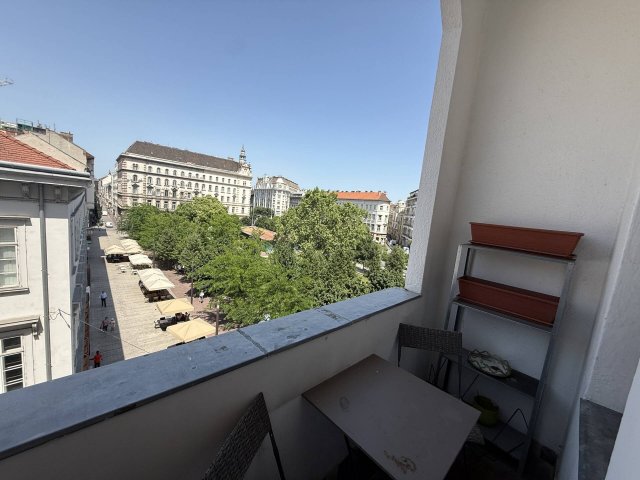 Kiadó téglalakás, albérlet, Budapesten, V. kerületben, 3 szobás