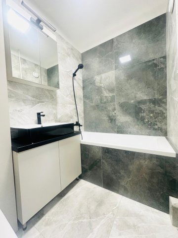 Eladó panellakás, Budapesten, III. kerületben 74.4 M Ft