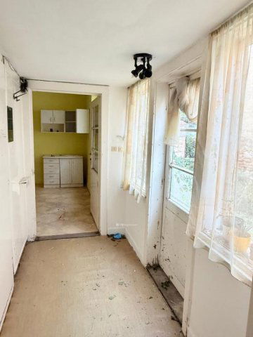 Eladó családi ház, Pécsett 43 M Ft, 2 szobás