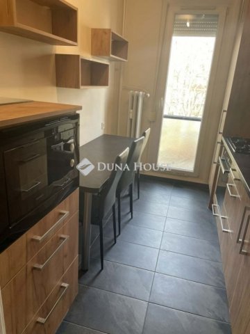 Eladó panellakás, Pécsett 57 M Ft, 2 szobás