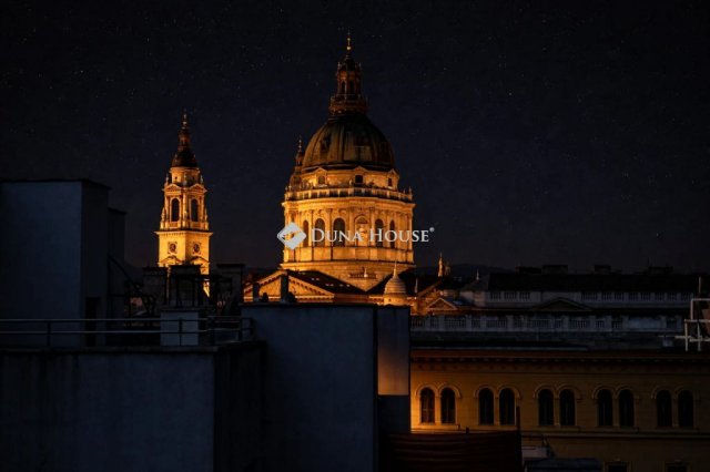 Eladó téglalakás, Budapesten, VI. kerületben 170 M Ft, 2 szobás