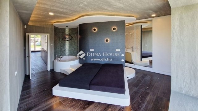 Eladó családi ház, Budapesten, III. kerületben 480 M Ft