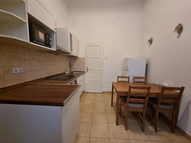 Kiadó téglalakás, albérlet, VI. kerületben, Izabella utcában