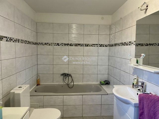 Eladó családi ház, Hódmezővásárhelyen 53.8 M Ft, 3 szobás