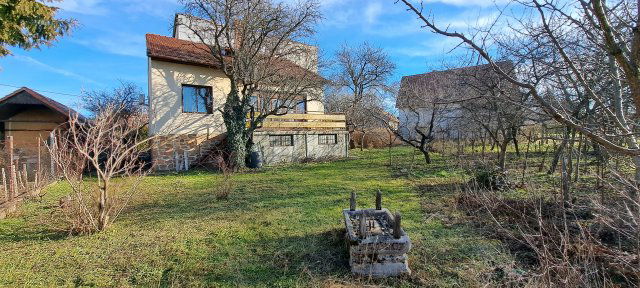 Eladó családi ház, Székesfehérvárott 93 M Ft, 6 szobás