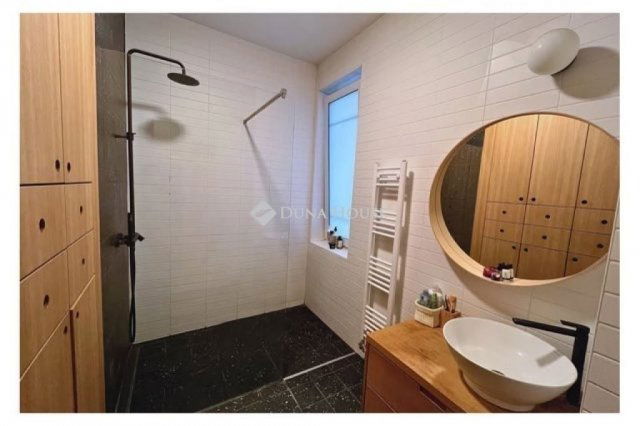 Eladó téglalakás, Budapesten, XII. kerületben 129 M Ft, 3 szobás