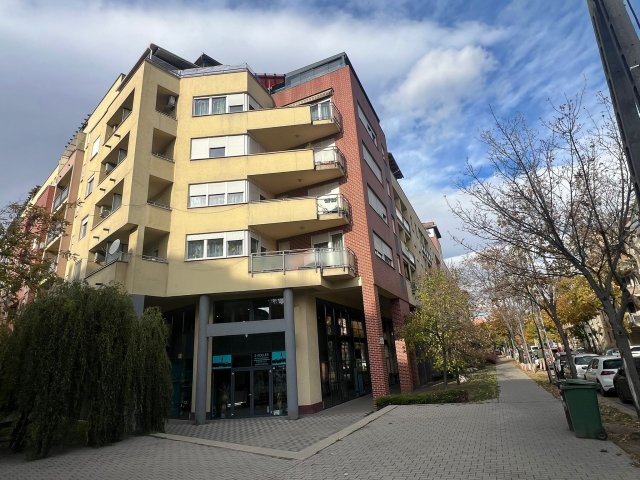 Eladó garázs, Budapesten, XIII. kerületben 3.75 M Ft
