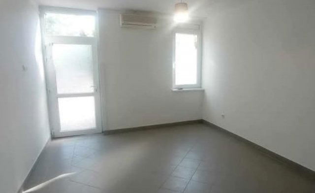 Eladó panellakás, Táborfalván 13.9 M Ft, 1 szobás