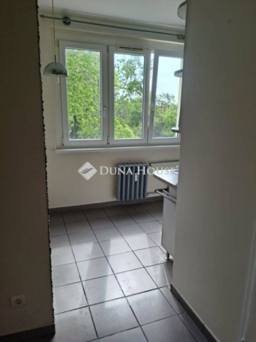 Eladó panellakás, Szegeden 45 M Ft, 1+1 szobás