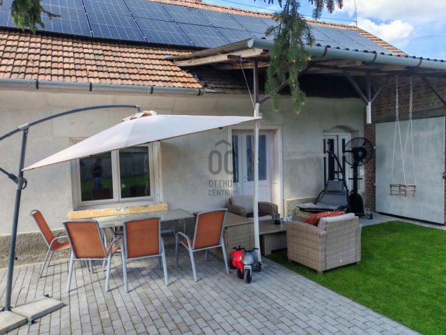 Eladó családi ház, Szőkedencsen 73.99 M Ft, 3 szobás