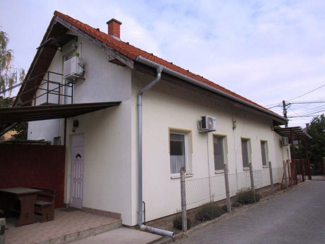 Eladó családi ház, Dabason 77 M Ft, 7 szobás