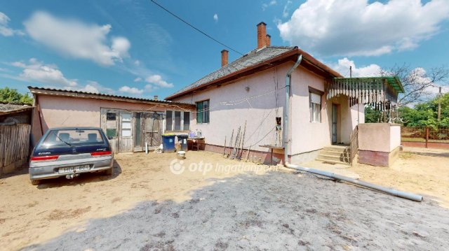 Eladó családi ház, Szakolyon 26 M Ft, 3 szobás