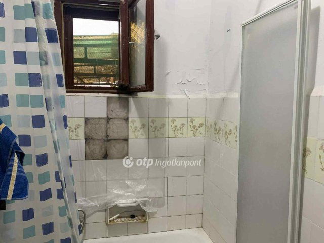 Eladó családi ház, Cegléden 52.5 M Ft, 2+1 szobás