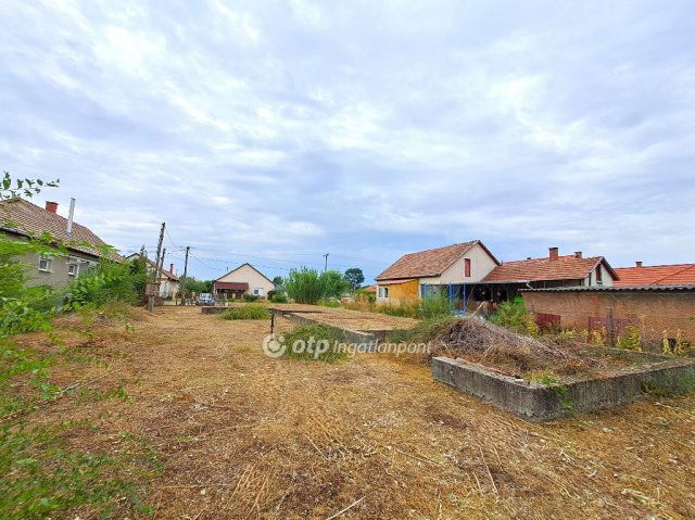 Eladó telek, Nyársapáton 14.8 M Ft / költözzbe.hu