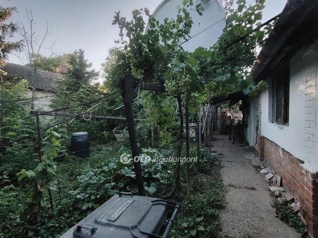 Eladó családi ház, Kunszentmártonban 7 M Ft, 2+1 szobás