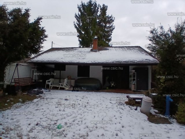 Eladó családi ház, Maglódon 54 M Ft, 2 szobás