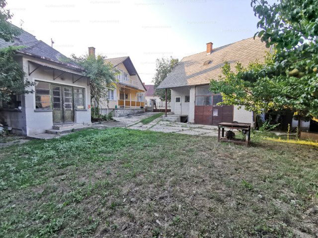 Eladó családi ház, Öskün, Fő utcában 82 M Ft, 5 szobás