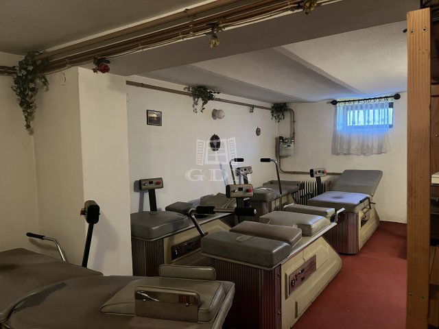 Kiadó üzlethelyiség, Budapesten, XV. kerületben 130 E Ft / hó