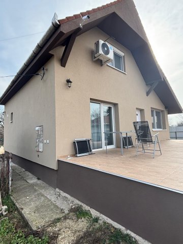 Kiadó családi ház, albérlet, Debrecenben, Százszorszép utcában