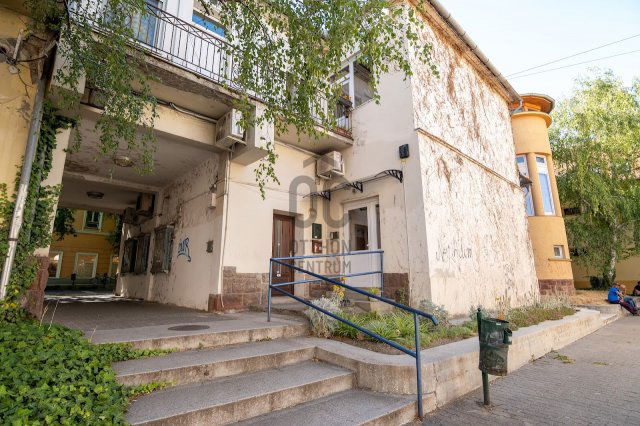 Eladó téglalakás, Szekszárdon, Széchenyi utcában 39.8 M Ft