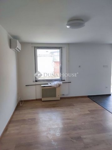 Eladó családi ház, Gyálon 95 M Ft, 1 szobás