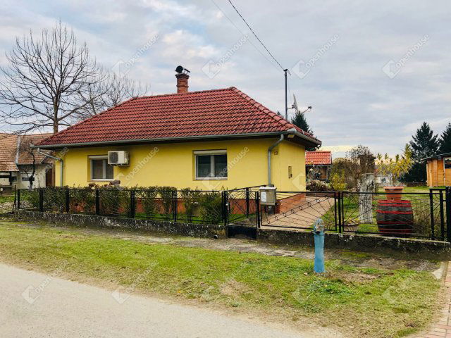 Eladó családi ház, Somogysimonyin 59.5 M Ft, 2 szobás