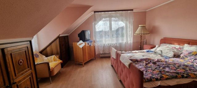 Eladó családi ház, Debrecenben 135 M Ft, 7 szobás