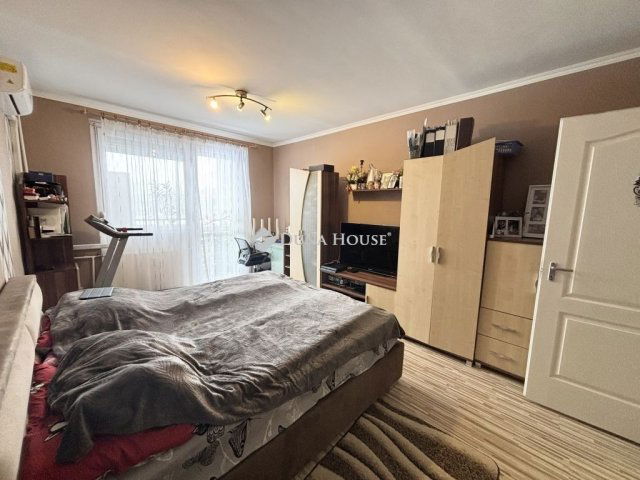 Eladó panellakás, Debrecenben 62.9 M Ft, 3 szobás