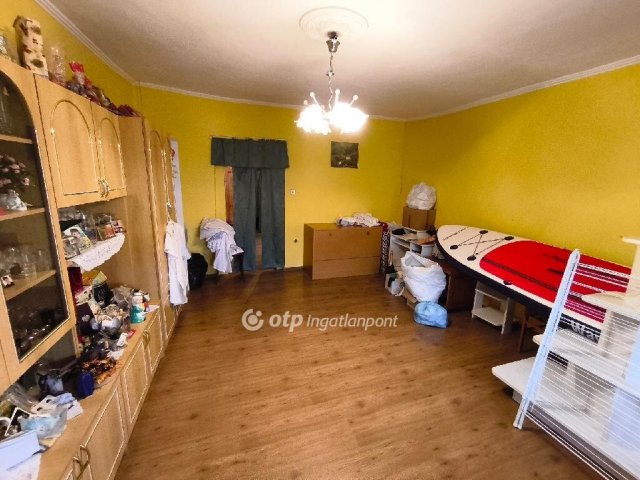 Eladó családi ház, Mezőtúron 19.9 M Ft, 1+2 szobás