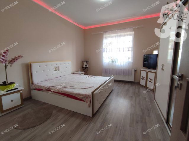 Eladó családi ház, Farmoson 96.5 M Ft, 5 szobás