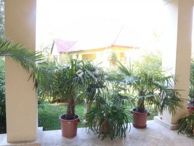 Eladó családi ház, Pécsváradon 189 M Ft, 7 szobás