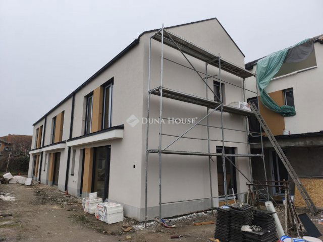 Eladó sorház, Dunaharasztin 104.9 M Ft, 4 szobás