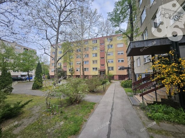 Eladó téglalakás, Kecskeméten 44.9 M Ft, 2 szobás