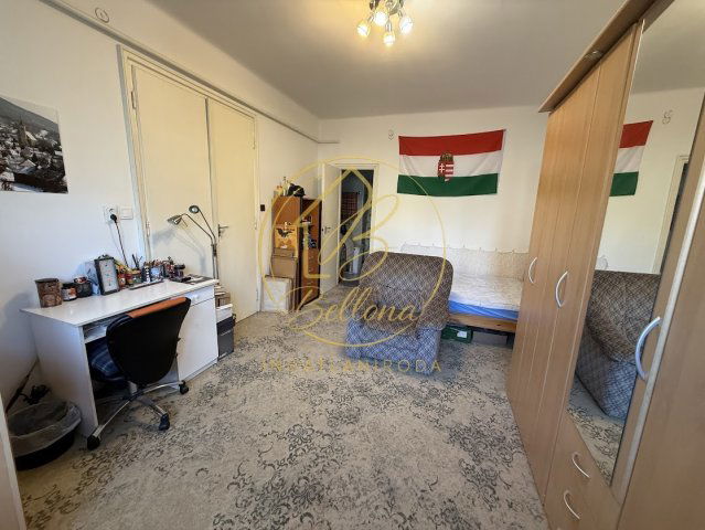 Eladó téglalakás, Pécsett, József Attila utcában 68 M Ft