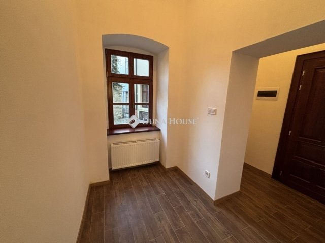 Eladó téglalakás, Sopronban 60.5 M Ft, 1 szobás