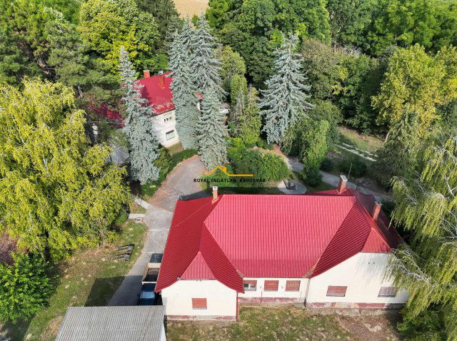 Eladó családi ház, Igalon 69.99 M Ft, 14+5 szobás